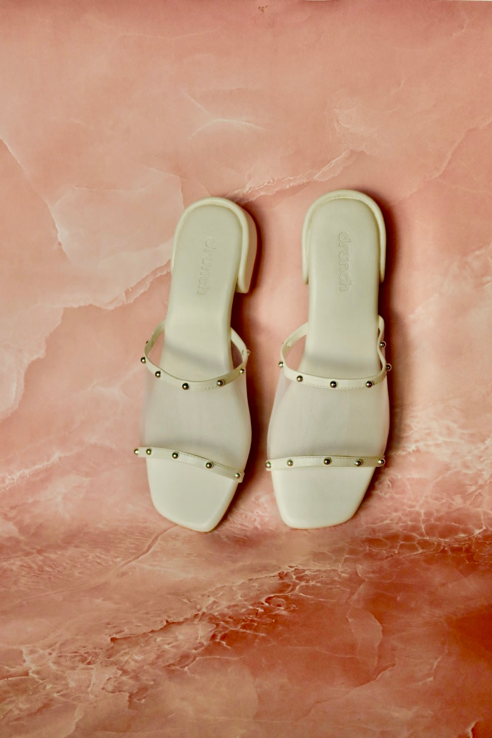 Nova Rivet Flats - White