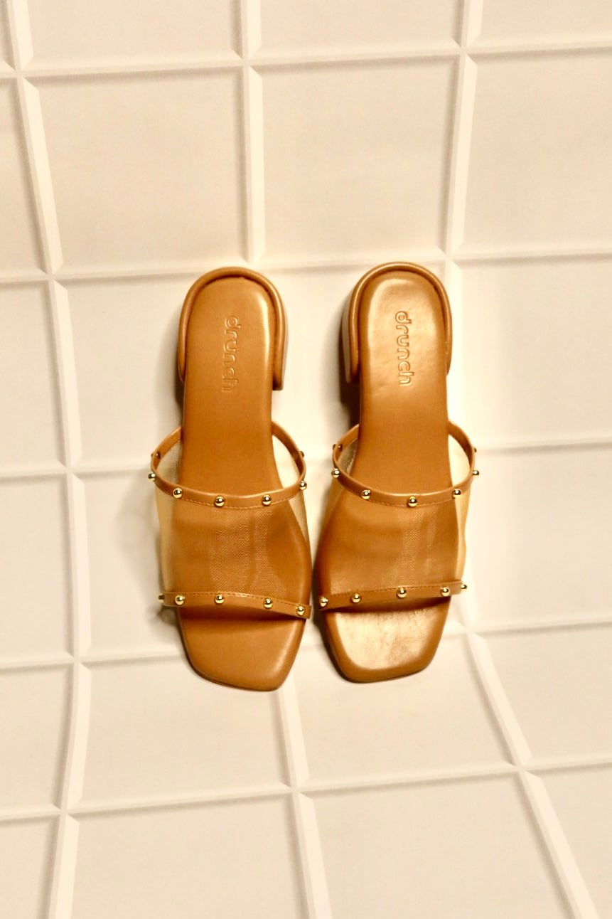 Nova Rivet Flats - Tan