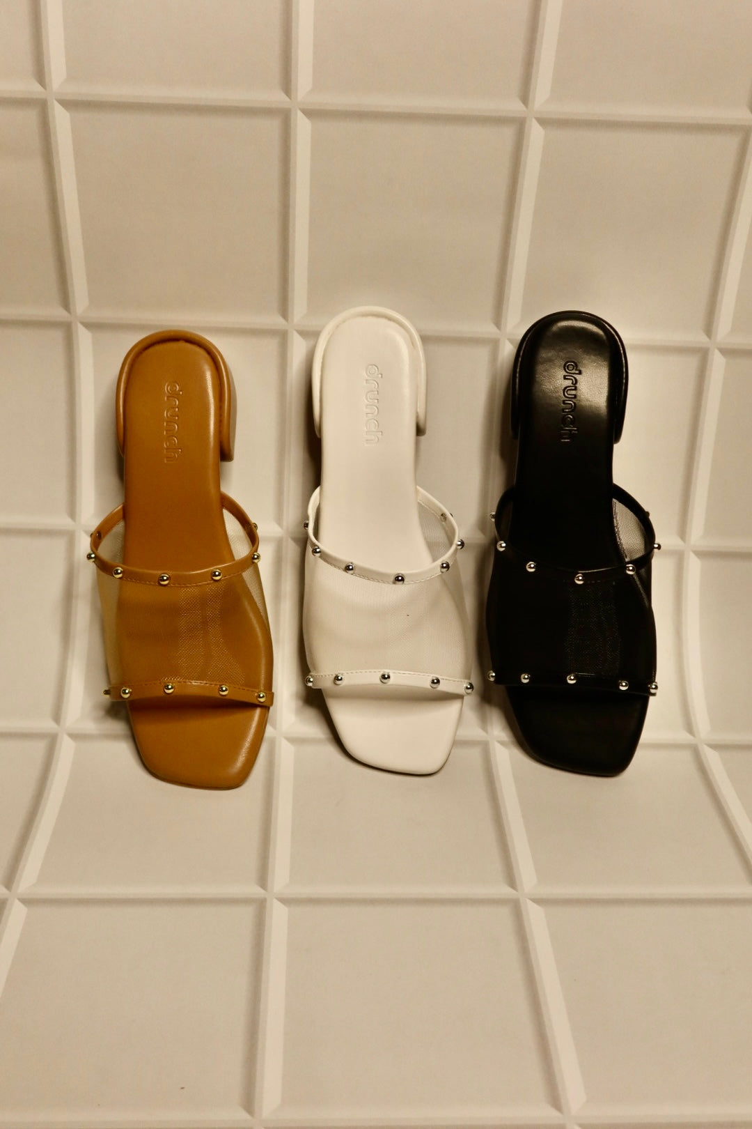Nova Rivet Flats - White