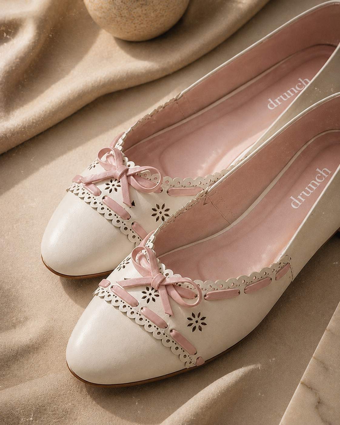 Pink Juliette Ballet Flats – Close Up of Scalloped Edge & Lace Bow Embellishment | Drunch