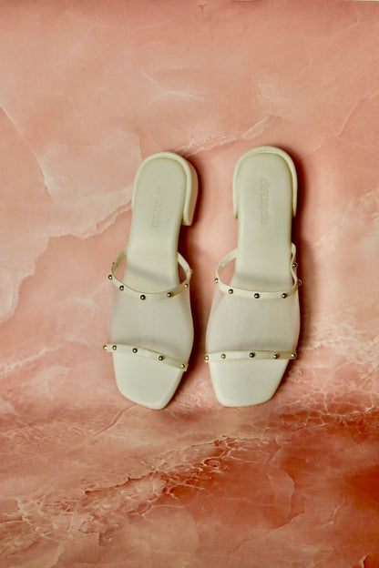 Nova Rivet Flats - White