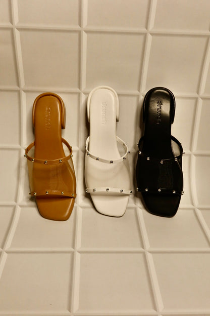 Nova Rivet Flats - White