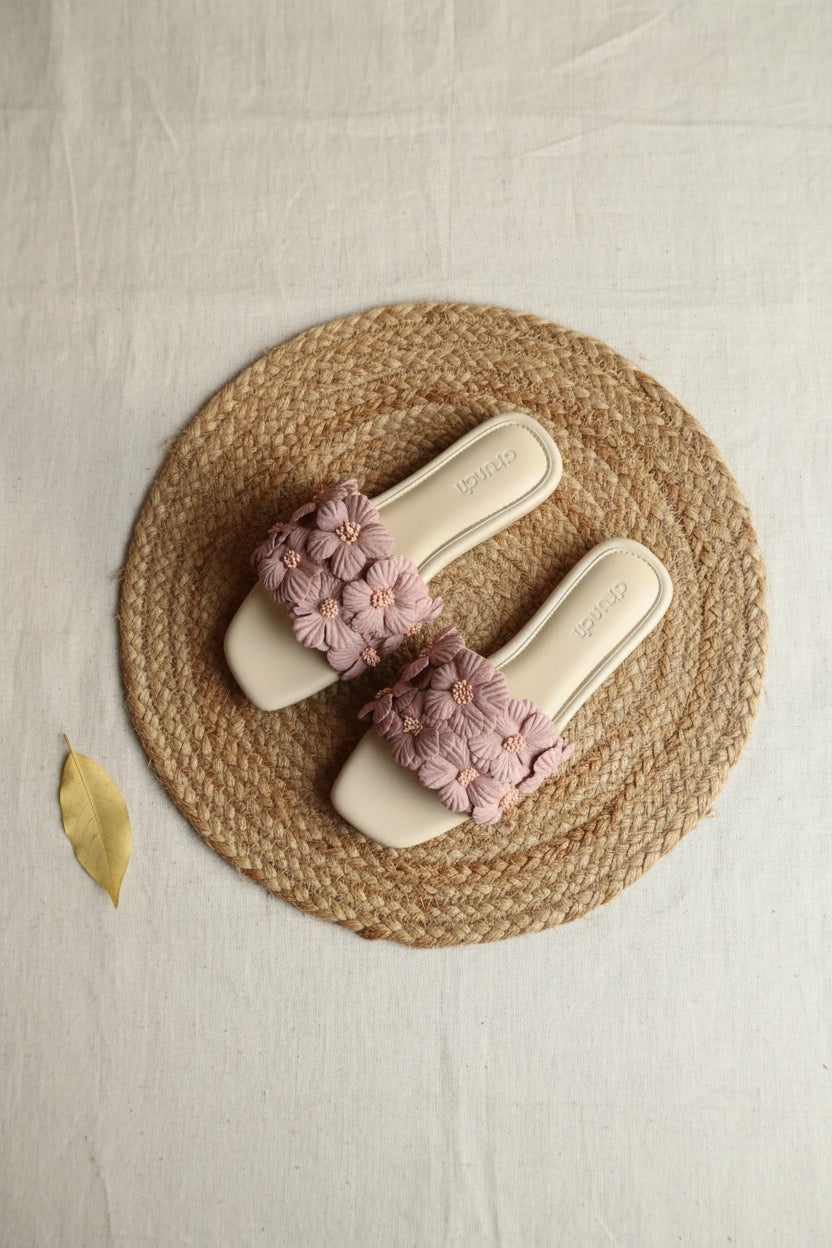 Gili Flats Lilac – close-up of floral upper and square-toe design