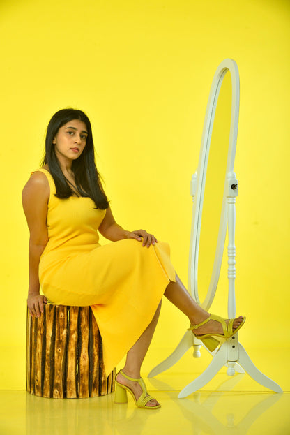 Pina Colada Heels Zesty Lime – model wearing lime cylindrical heels, full look